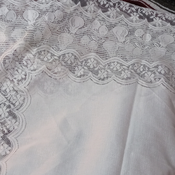 Table Cloth - Picture 1 of 2